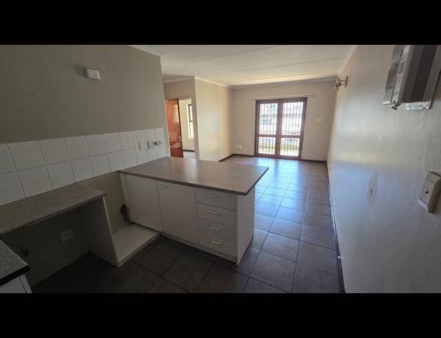 2 BEDROOM PROPERTY TO RENT IN GOODWOOD CENTRAL